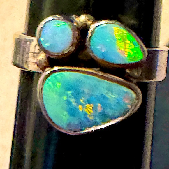 Opal Freeform 3 stone sterling silver ring - Picture 4 of 8